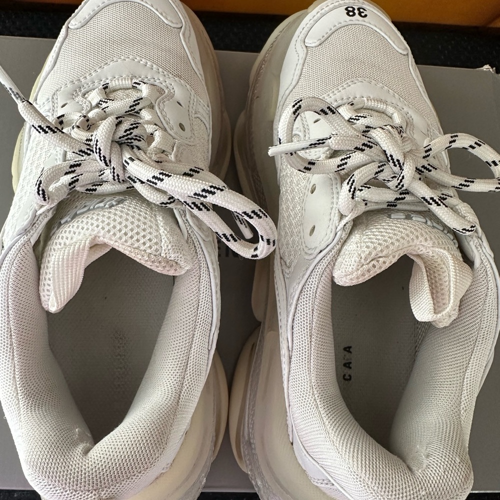 Balenciaga White Sneakers - Picture 5 of 14
